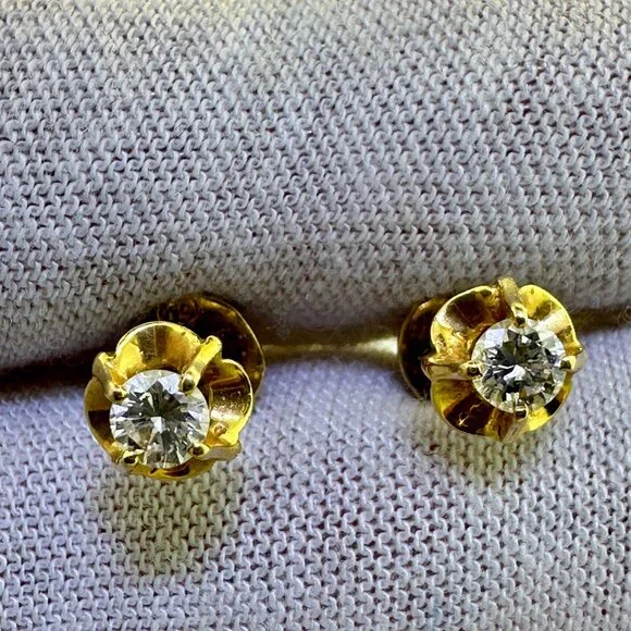 Vintage 18K Yellow Gold Diamond Stud Earrings - Picture 5 of 11